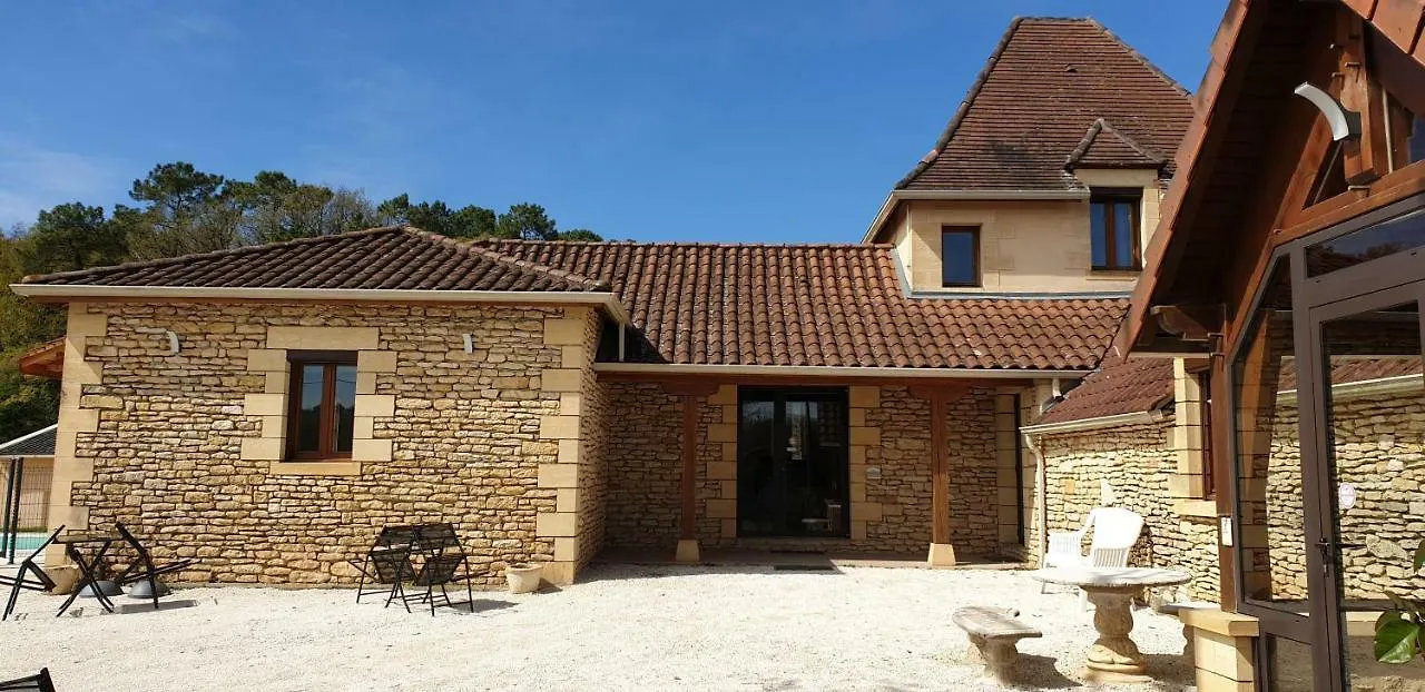 מלון Saint-Geniès-Bellevue La Table Du Chaffour 0*,  צרפת